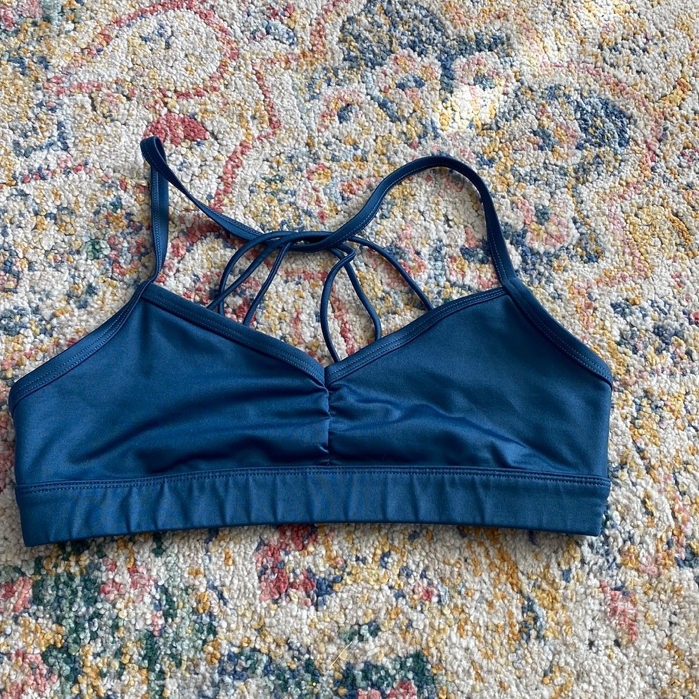 Alo sports bra